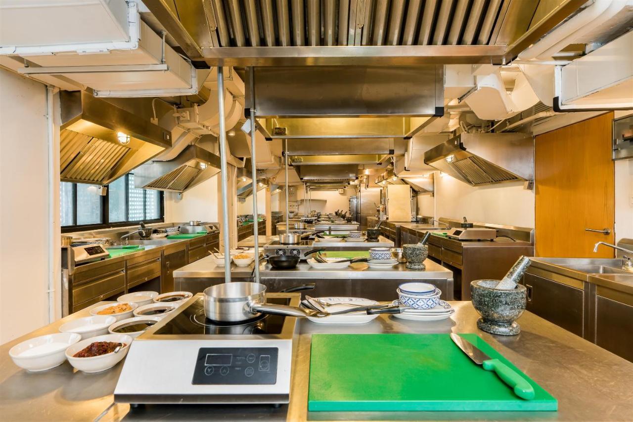 Akara Hotel Banguecoque Exterior foto A commercial kitchen